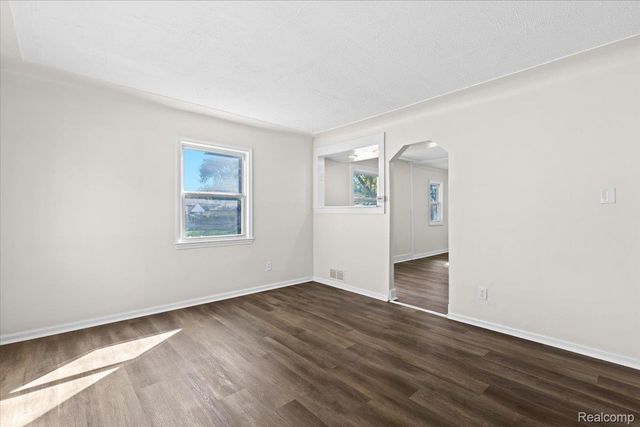 14092 Knox Avenue, Warren, MI 48089