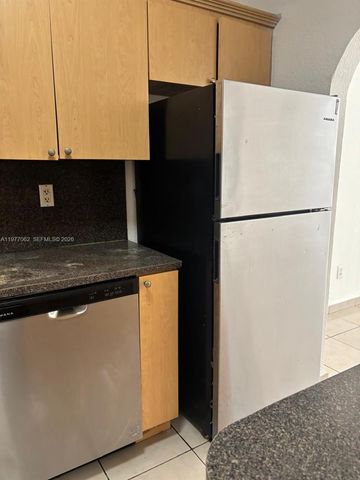 940 NE 170th St 120, North Miami Beach, FL 33162