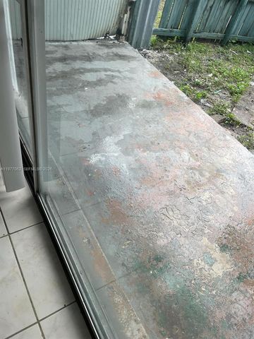 940 NE 170th St 120, North Miami Beach, FL 33162