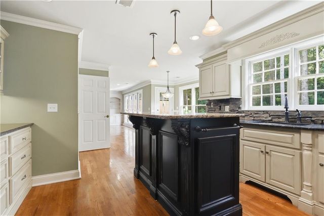 2416 Westport Circle SW, Marietta, GA 30064