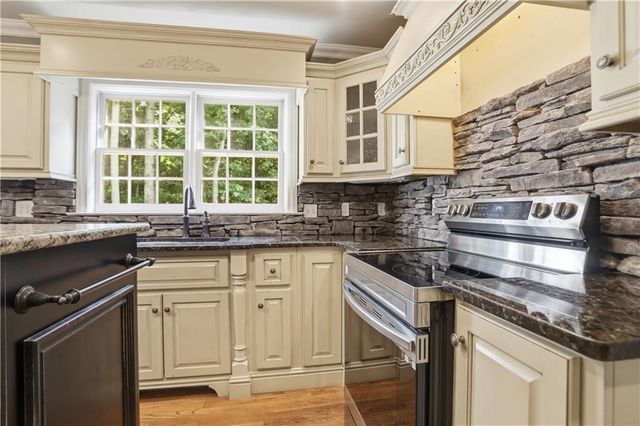 2416 Westport Circle SW, Marietta, GA 30064