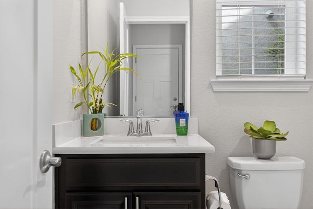 1617 Parkside Way, Roseville, CA 95747