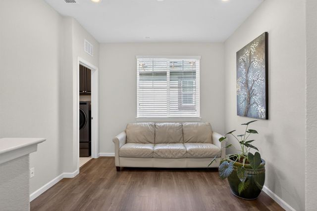 1617 Parkside Way, Roseville, CA 95747