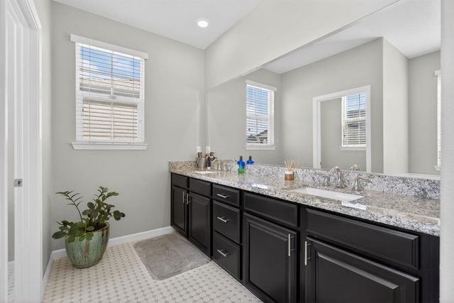 1617 Parkside Way, Roseville, CA 95747