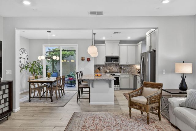 1617 Parkside Way, Roseville, CA 95747