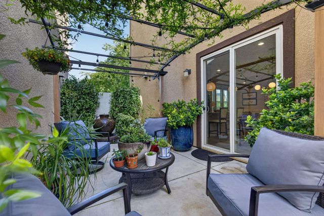 1617 Parkside Way, Roseville, CA 95747