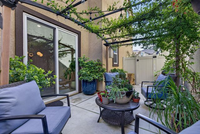 1617 Parkside Way, Roseville, CA 95747