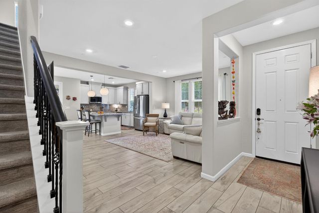 1617 Parkside Way, Roseville, CA 95747