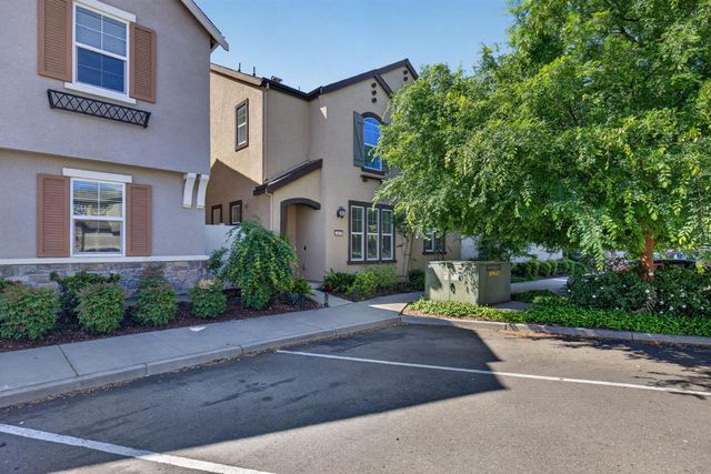 1617 Parkside Way, Roseville, CA 95747