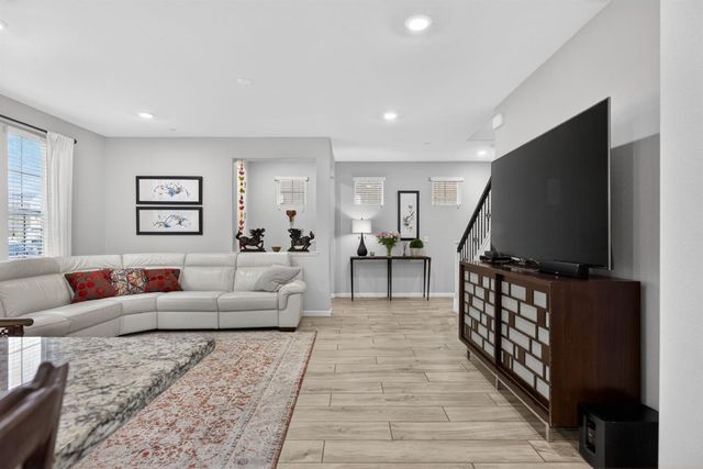 1617 Parkside Way, Roseville, CA 95747