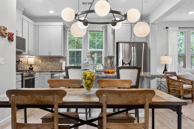 1617 Parkside Way, Roseville, CA 95747