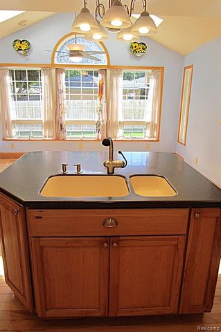 52477 Pappy Lane, Shelby Twp, MI 48316
