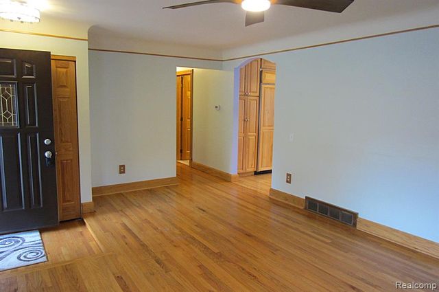 52477 Pappy Lane, Shelby Twp, MI 48316