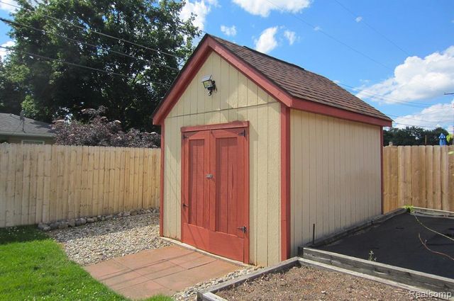 52477 Pappy Lane, Shelby Twp, MI 48316