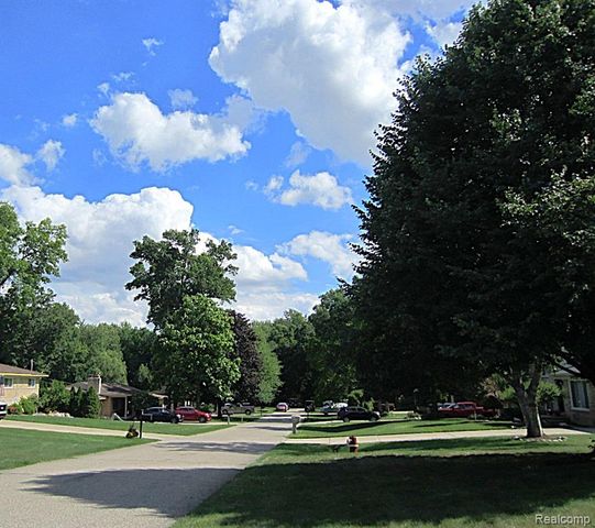 52477 Pappy Lane, Shelby Twp, MI 48316