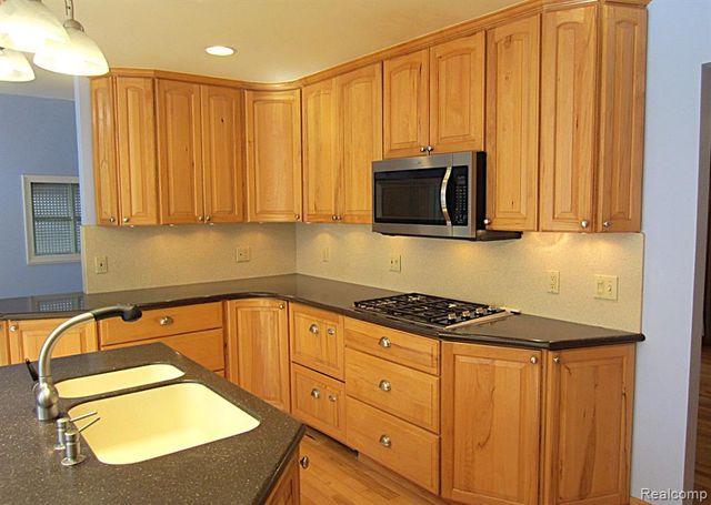 52477 Pappy Lane, Shelby Twp, MI 48316