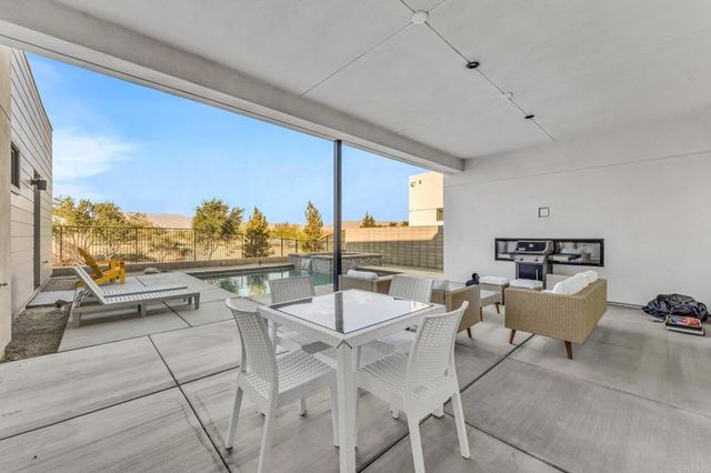 504 Palladium Boulevard, Palm Springs, CA 92262