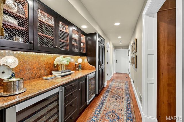 1359 S Mason Road, St Louis, MO 63131