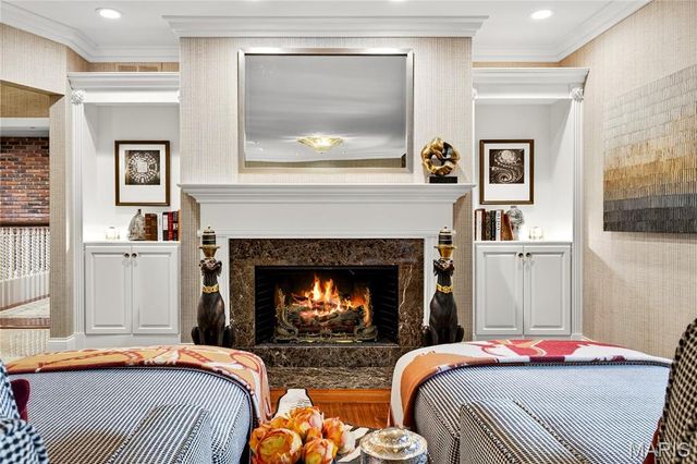 1359 S Mason Road, St Louis, MO 63131