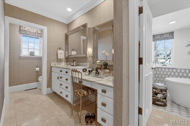 1359 S Mason Road, St Louis, MO 63131