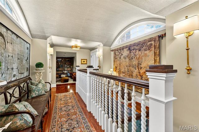 1359 S Mason Road, St Louis, MO 63131