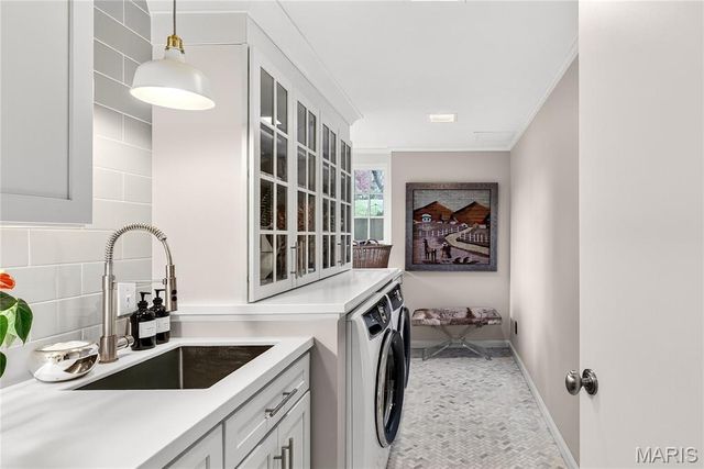 1359 S Mason Road, St Louis, MO 63131