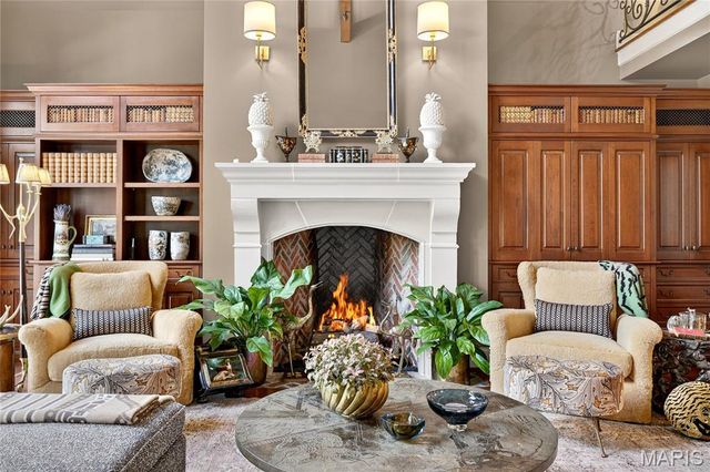 1359 S Mason Road, St Louis, MO 63131