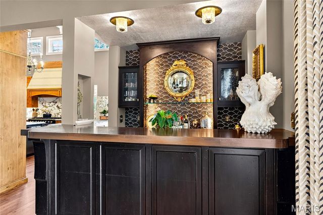 1359 S Mason Road, St Louis, MO 63131