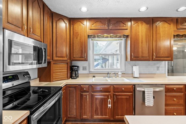 4052 Mary Kay Drive, Indianapolis, IN 46221