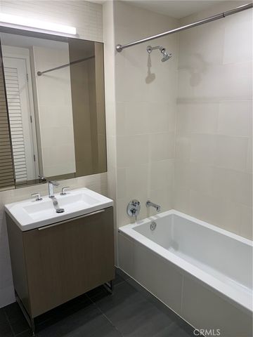 889 Francisco 2507, Los Angeles, CA 90017