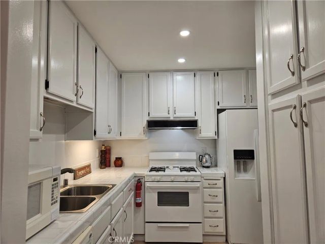 6509 Twin Circle 7, Simi Valley, CA 93063