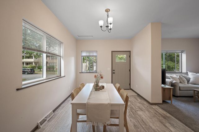 1048 Dayton Avenue, Saint Paul, MN 55104