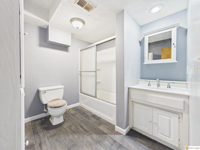 1640 E 1st Street, Fremont, NE 68025