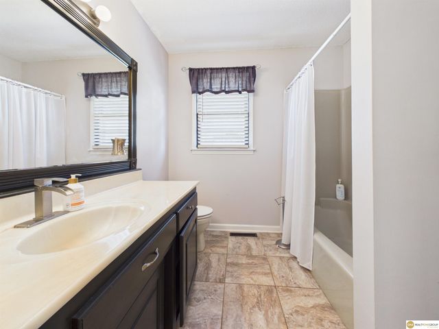 1640 E 1st Street, Fremont, NE 68025