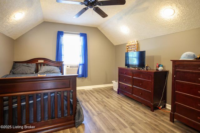 9300 Balance Ln, Fairdale, KY 40118