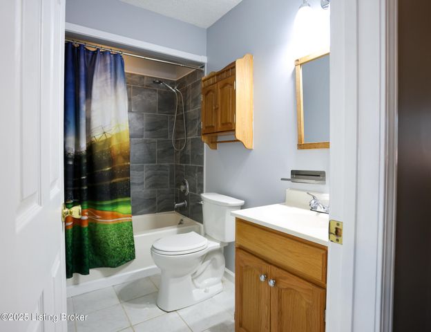 9300 Balance Ln, Fairdale, KY 40118