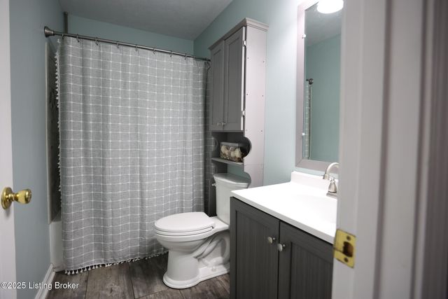 9300 Balance Ln, Fairdale, KY 40118
