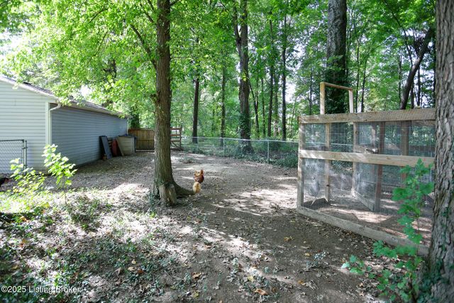 9300 Balance Ln, Fairdale, KY 40118