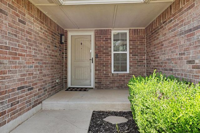 1305 Leigh Circle, Yukon, OK 73099