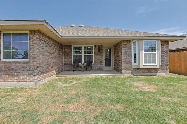 1305 Leigh Circle, Yukon, OK 73099