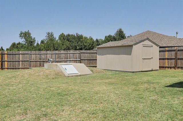 1305 Leigh Circle, Yukon, OK 73099