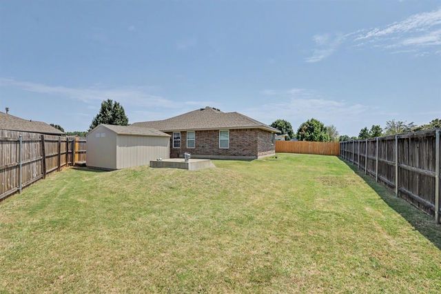 1305 Leigh Circle, Yukon, OK 73099
