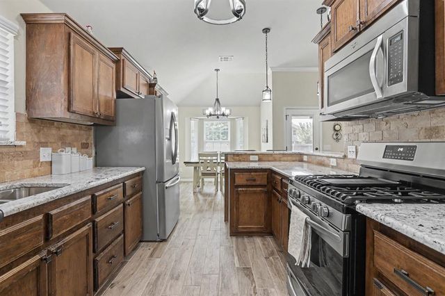 1305 Leigh Circle, Yukon, OK 73099