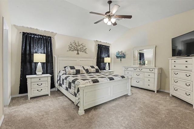 1305 Leigh Circle, Yukon, OK 73099