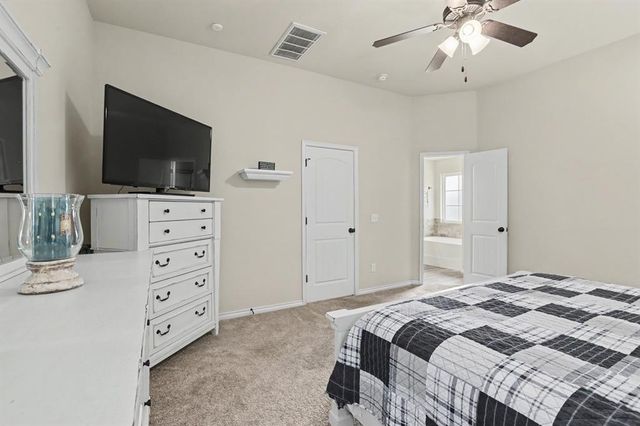 1305 Leigh Circle, Yukon, OK 73099