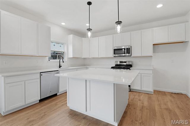 1045 Bloomfield Drive, Eureka, MO 63025