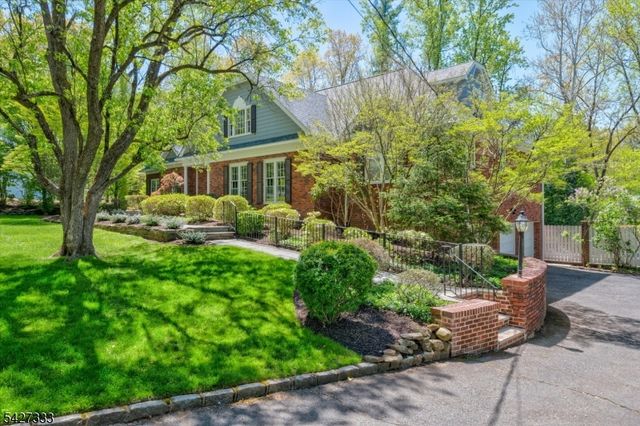 57 Mohawk Rd, Millburn Twp., NJ 07078