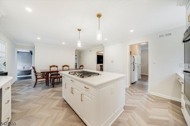 57 Mohawk Rd, Millburn Twp., NJ 07078