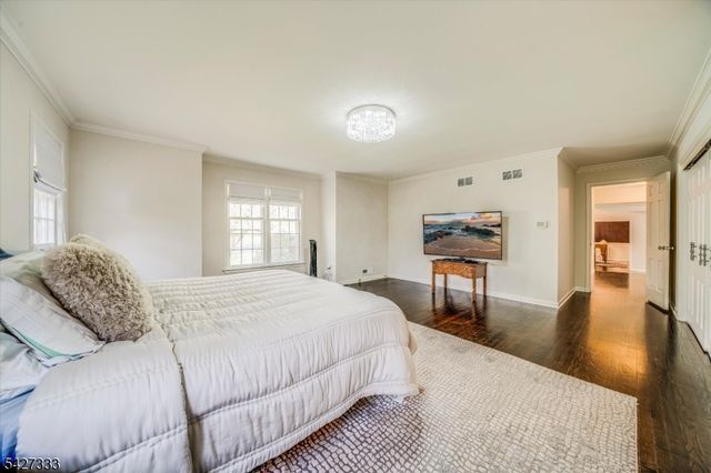 57 Mohawk Rd, Millburn Twp., NJ 07078
