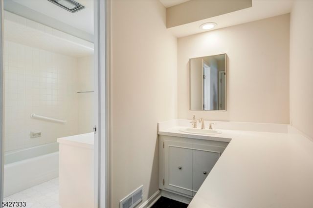 57 Mohawk Rd, Millburn Twp., NJ 07078